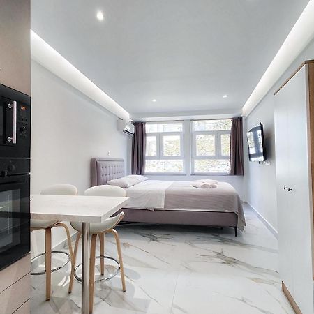 Andriiaanii Apartment Атина Екстериор снимка